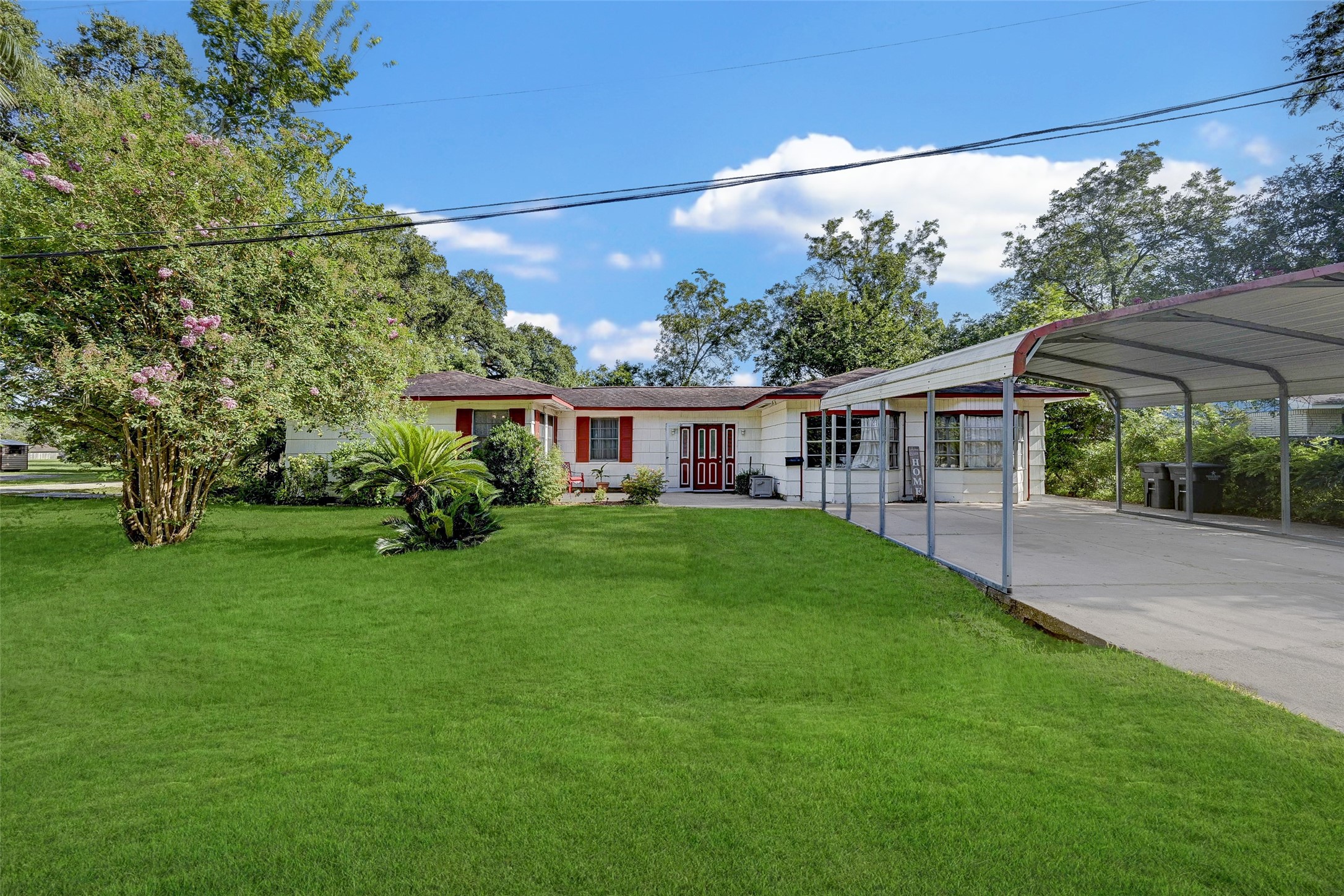 902 S Douglas Street Alvin TX 77511