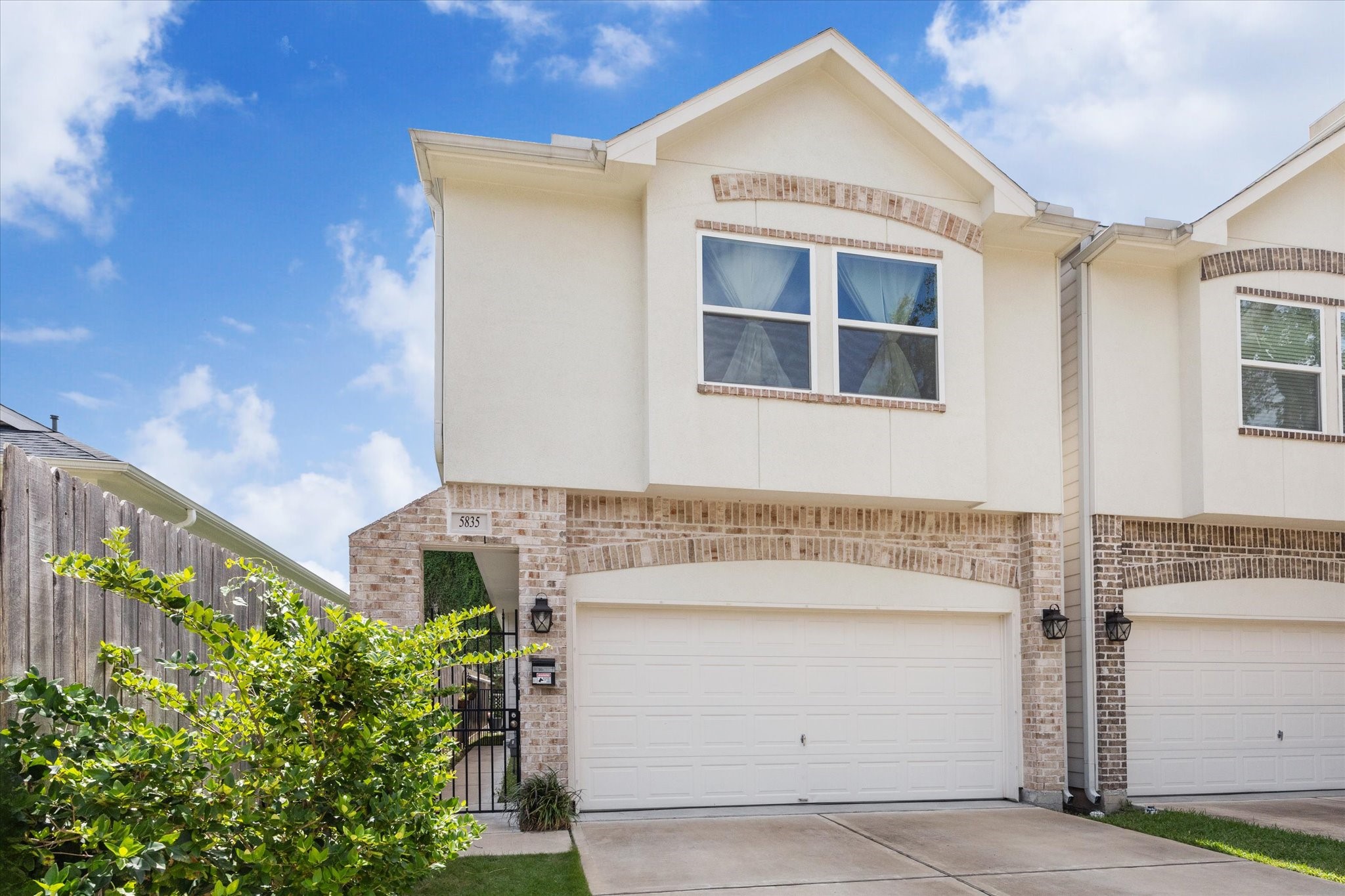 5835 Darling Street Houston TX 77007