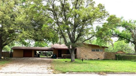 612 Flournoy Street Edna TX 77957