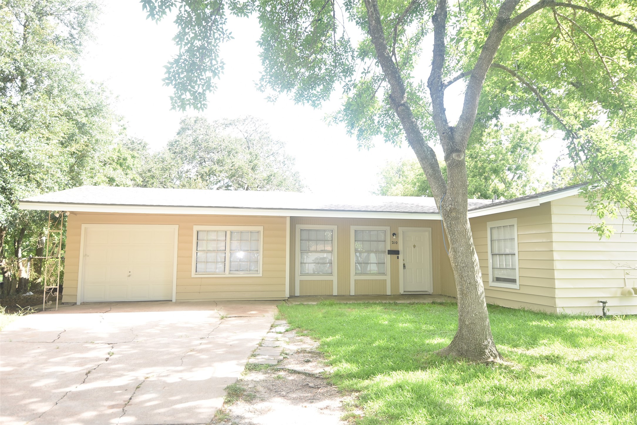 210 19th Avenue N Texas City TX 77590