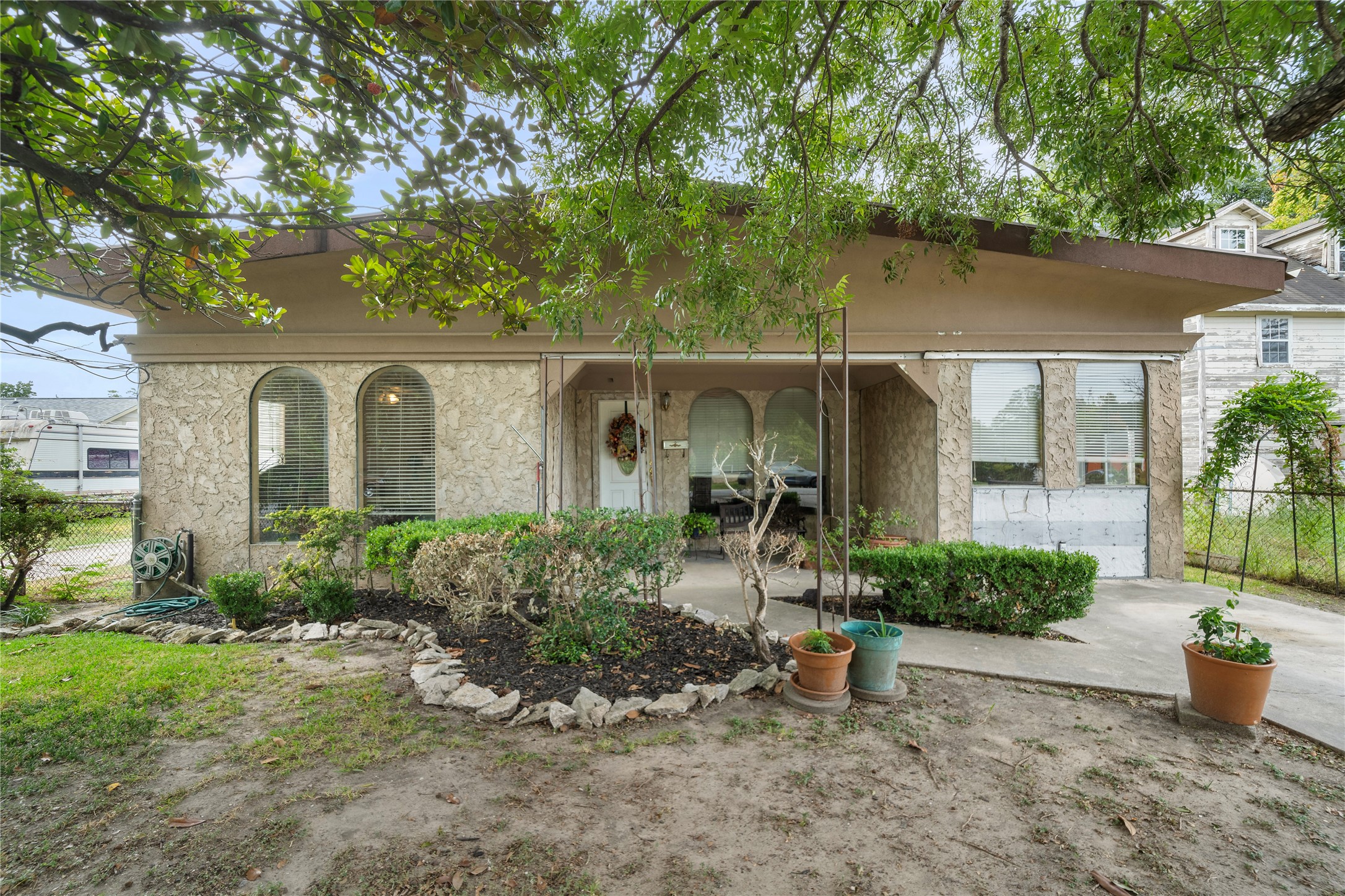 222 De Boll Street Houston TX 77022