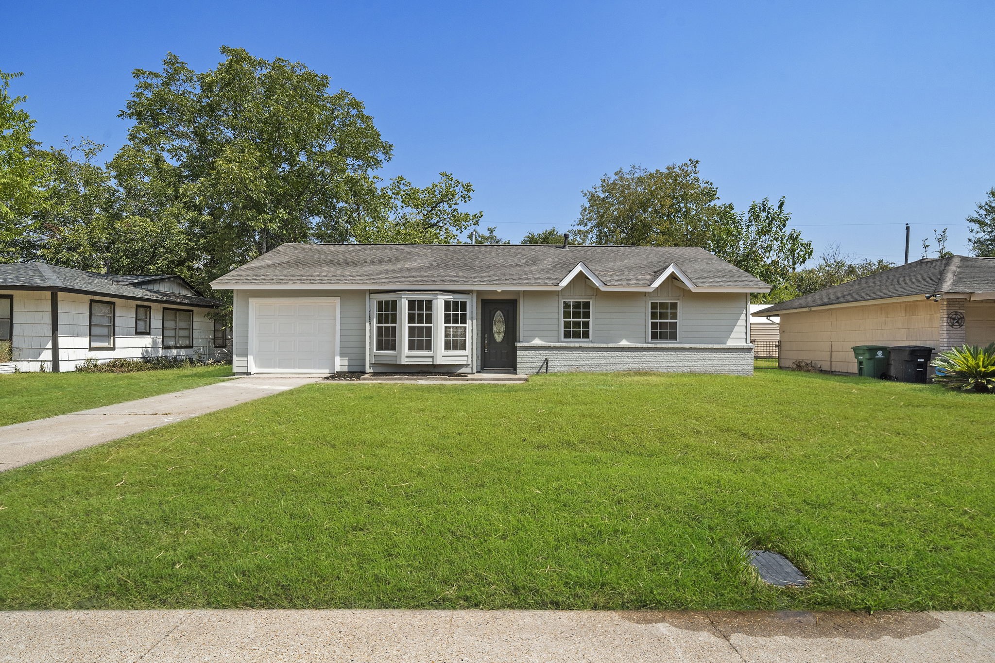 5747 Flamingo Drive Houston TX 77033