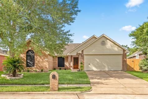 3023 Regata Run Drive Friendswood TX 77546