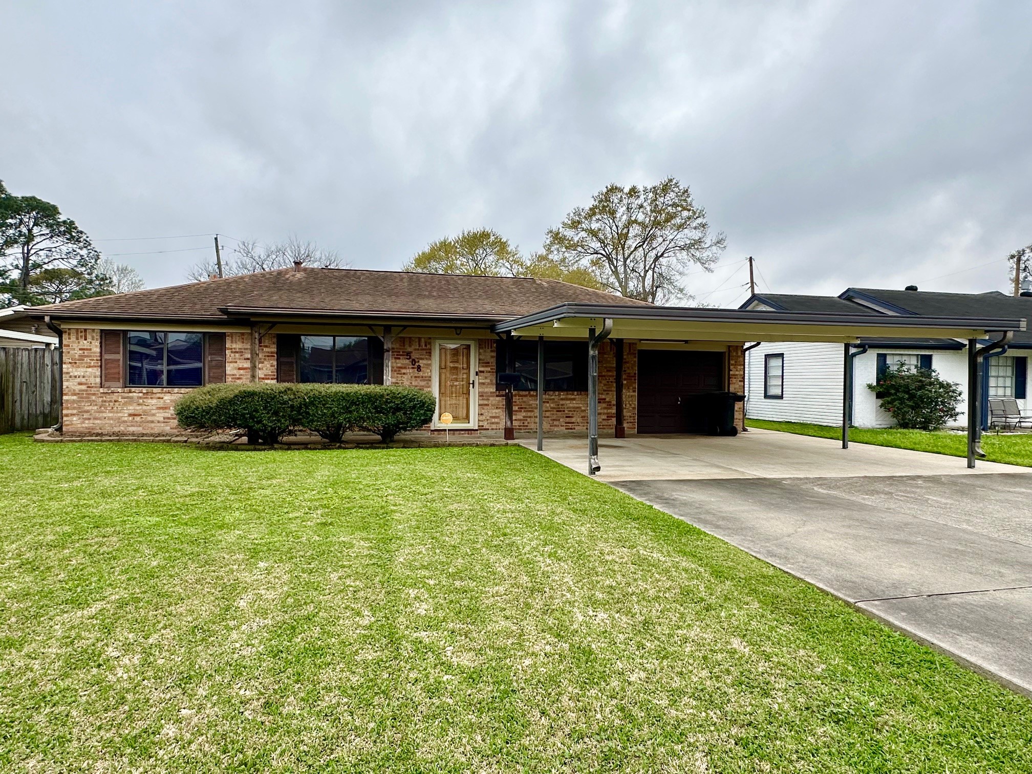 508 S 1st 1/2 Street Nederland TX 77627