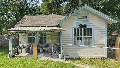 712 Thomason Street Huntsville TX 77320