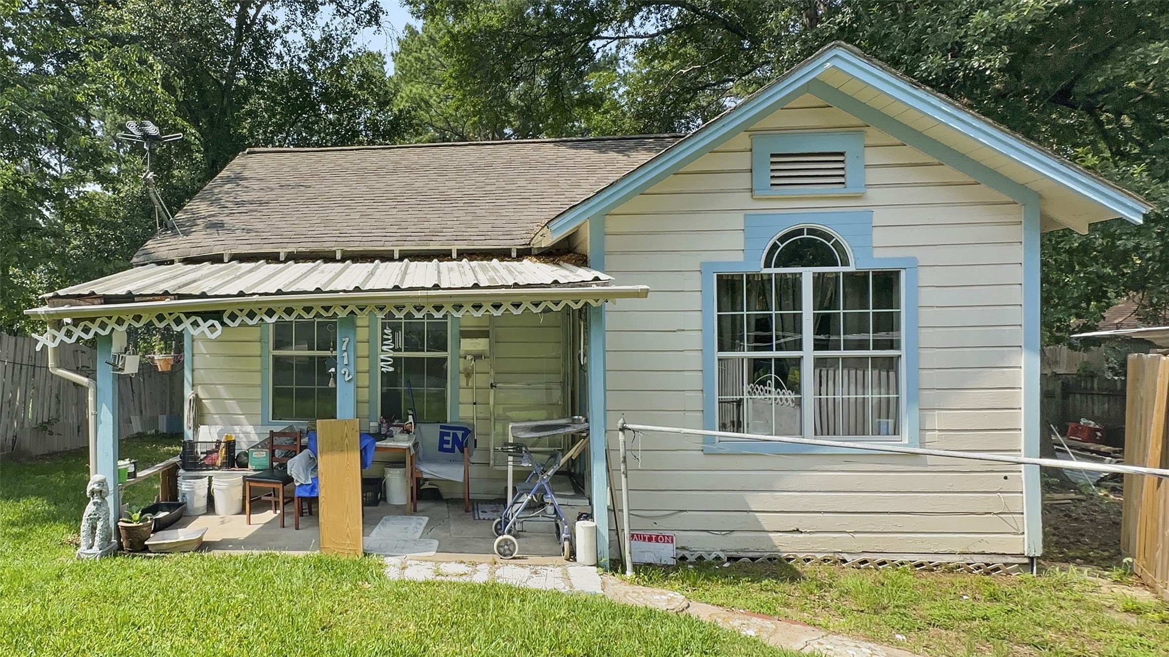 712 Thomason Street Huntsville TX 77320
