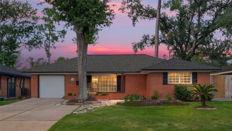 2302 Hewitt Drive Houston TX 77018