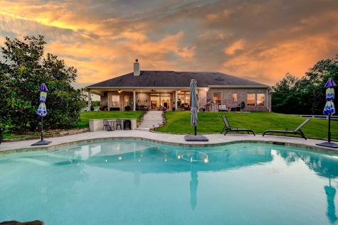 4490 N Duck Creek Road Cleveland TX 77328