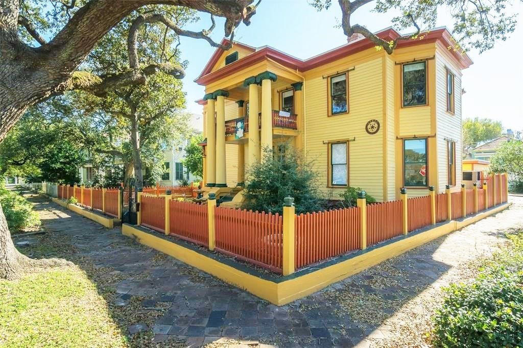 2927 Bernardo De Galvez Avenue Galveston TX 77550