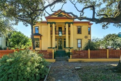 2927 Bernardo De Galvez Avenue Galveston TX 77550