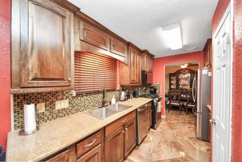 37 Wagon Lane Loop Angleton TX 77515