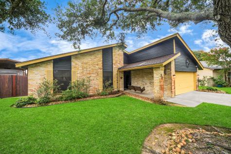 37 Wagon Lane Loop Angleton TX 77515