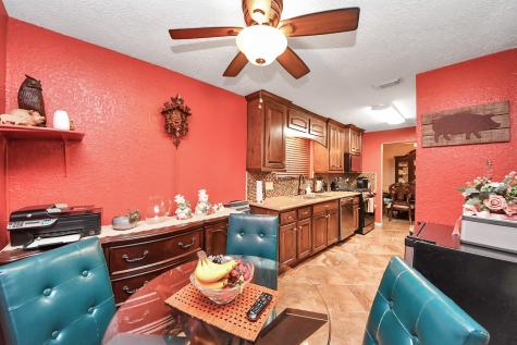 37 Wagon Lane Loop Angleton TX 77515