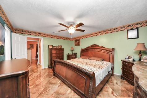 37 Wagon Lane Loop Angleton TX 77515