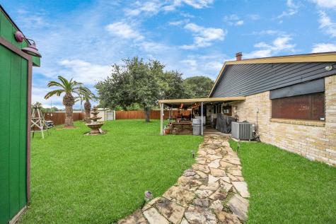 37 Wagon Lane Loop Angleton TX 77515