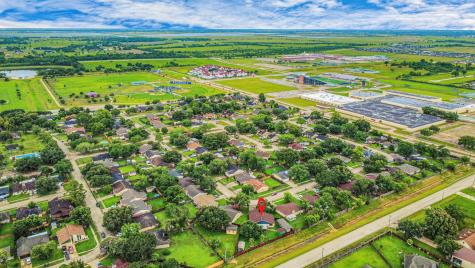37 Wagon Lane Loop Angleton TX 77515