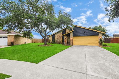 37 Wagon Lane Loop Angleton TX 77515