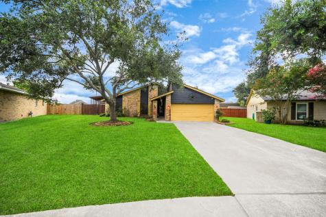 37 Wagon Lane Loop Angleton TX 77515