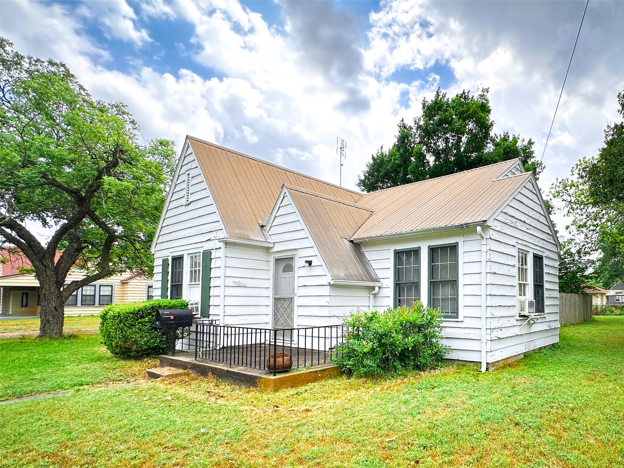 406 S Franklin Street La Grange TX 78945