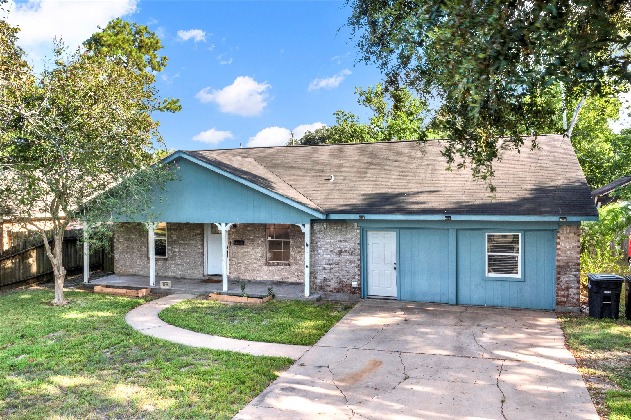 1908 Coffee Street Alvin TX 77511