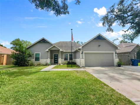 237 Woodhaven Drive West Columbia TX 77486