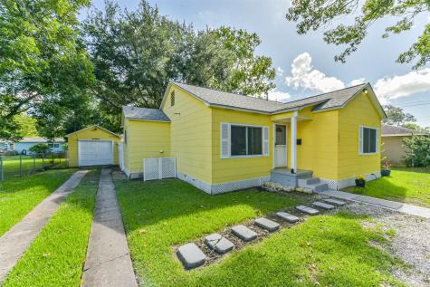 1204 Adams Street Baytown TX 77520