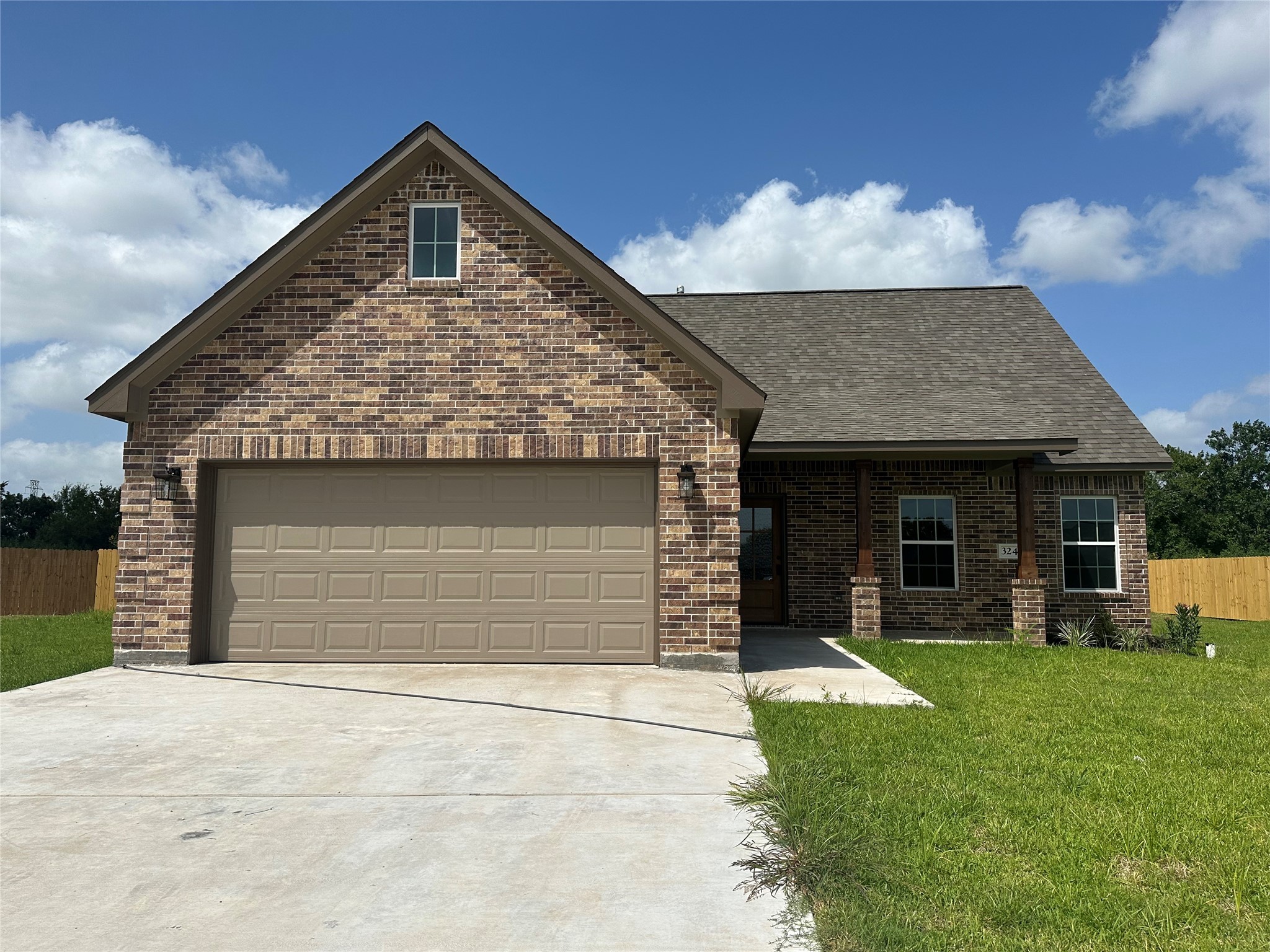 324 Yorktown Avenue Clute TX 77531