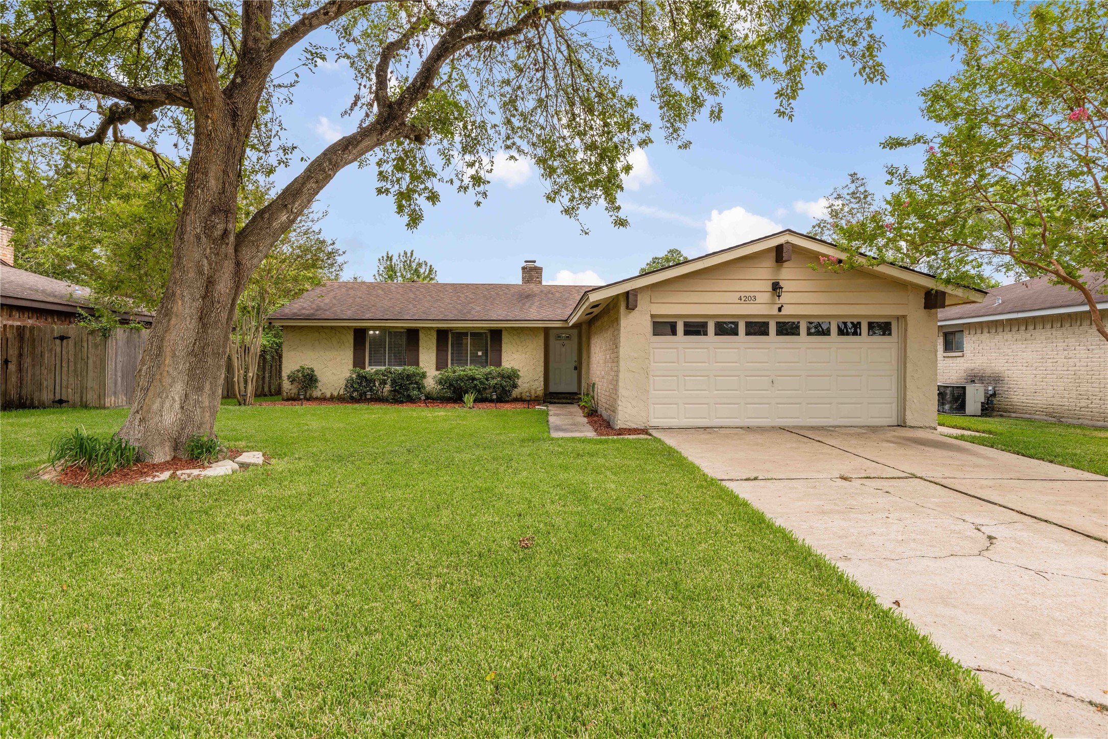 4203 Lucian Lane Friendswood TX 77546