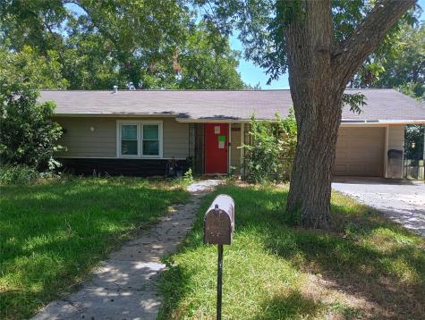 907 Fisher Street Taylor TX 76574