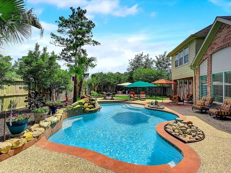 2803 Scarlet Oak Court Friendswood TX 77546