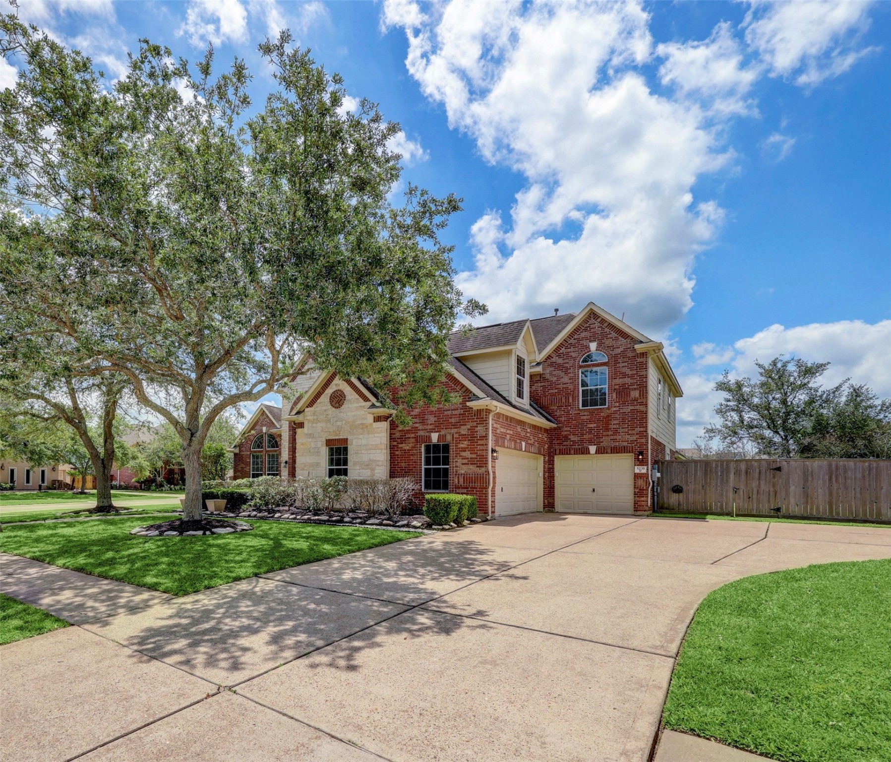 5235 Pilgrim Oaks Lane League City TX 77573
