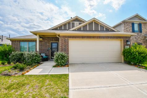 2501 Gelding Manor Drive Alvin TX 77511