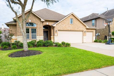 689 Cumberland Ridge Lane League City TX 77573