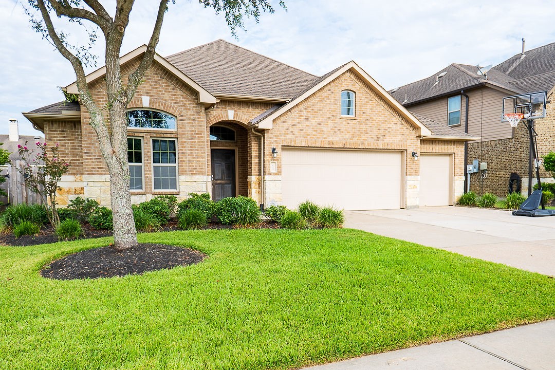 689 Cumberland Ridge Lane League City TX 77573