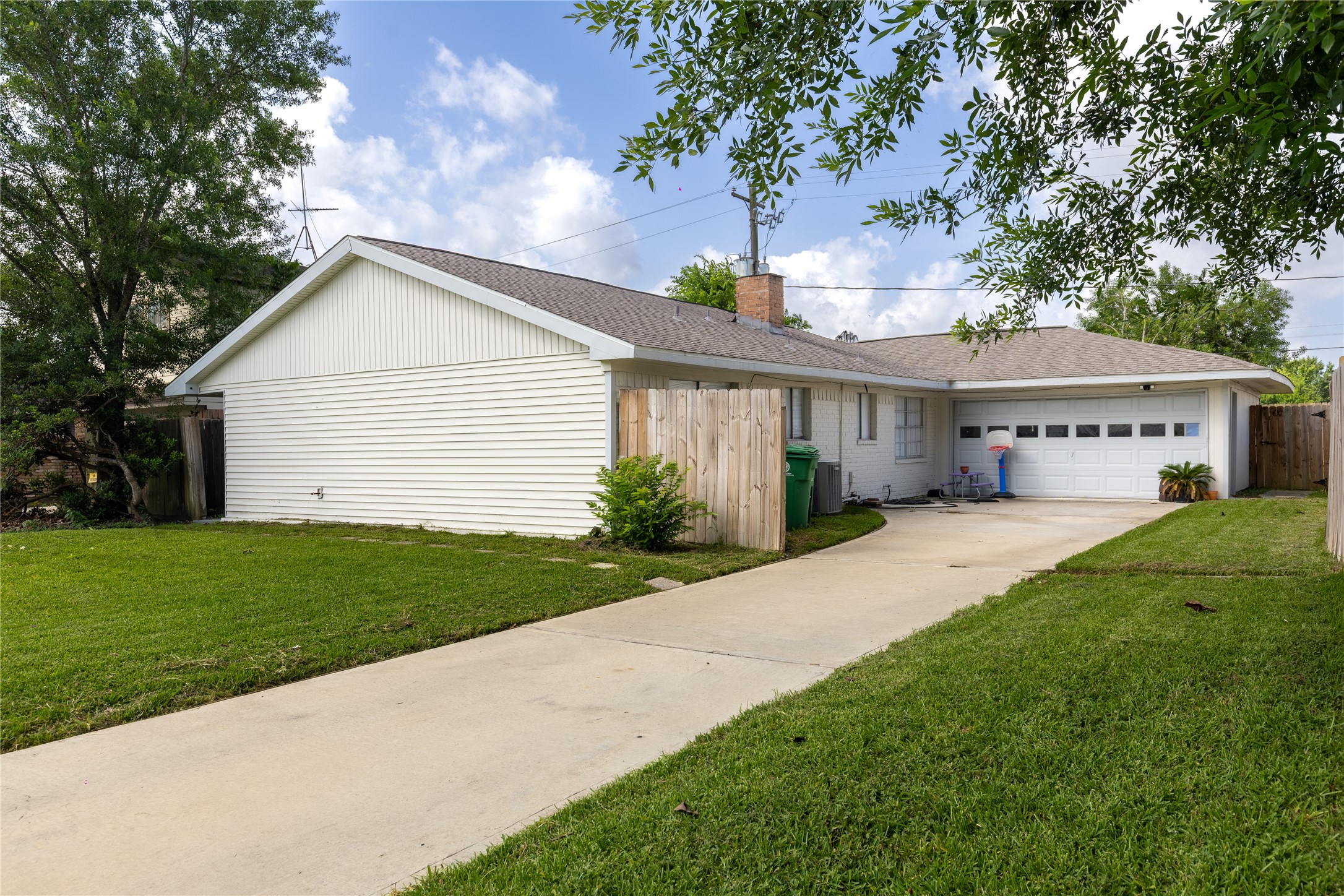 11106 Sagehill Drive Houston TX 77089