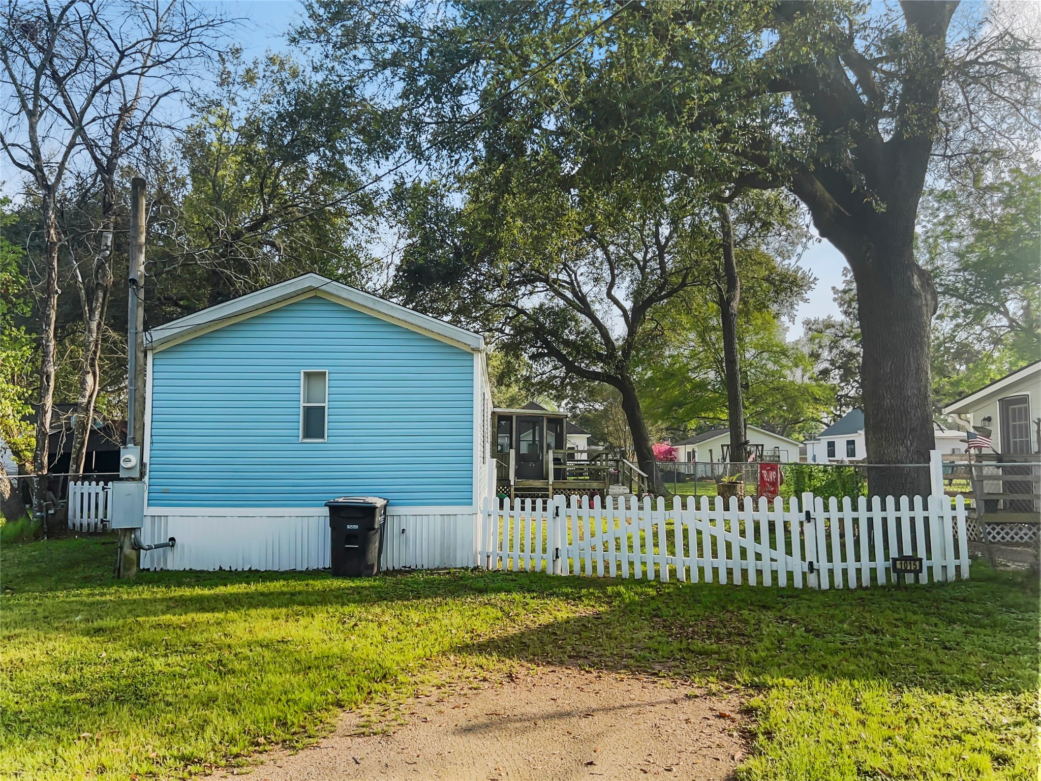 1015 W Lang Street Alvin TX 77511