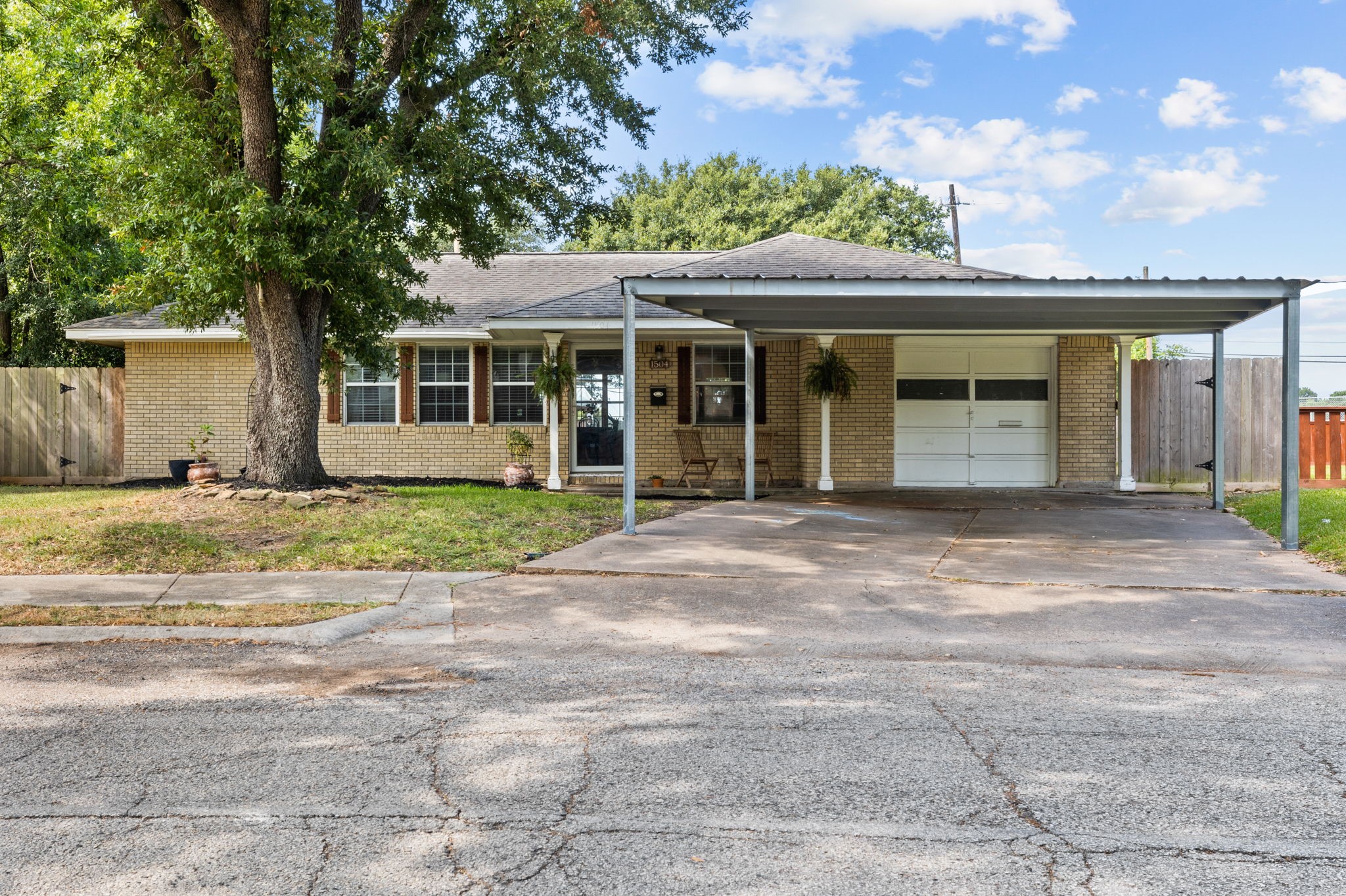 1504 Claremont Avenue Pasadena TX 77502
