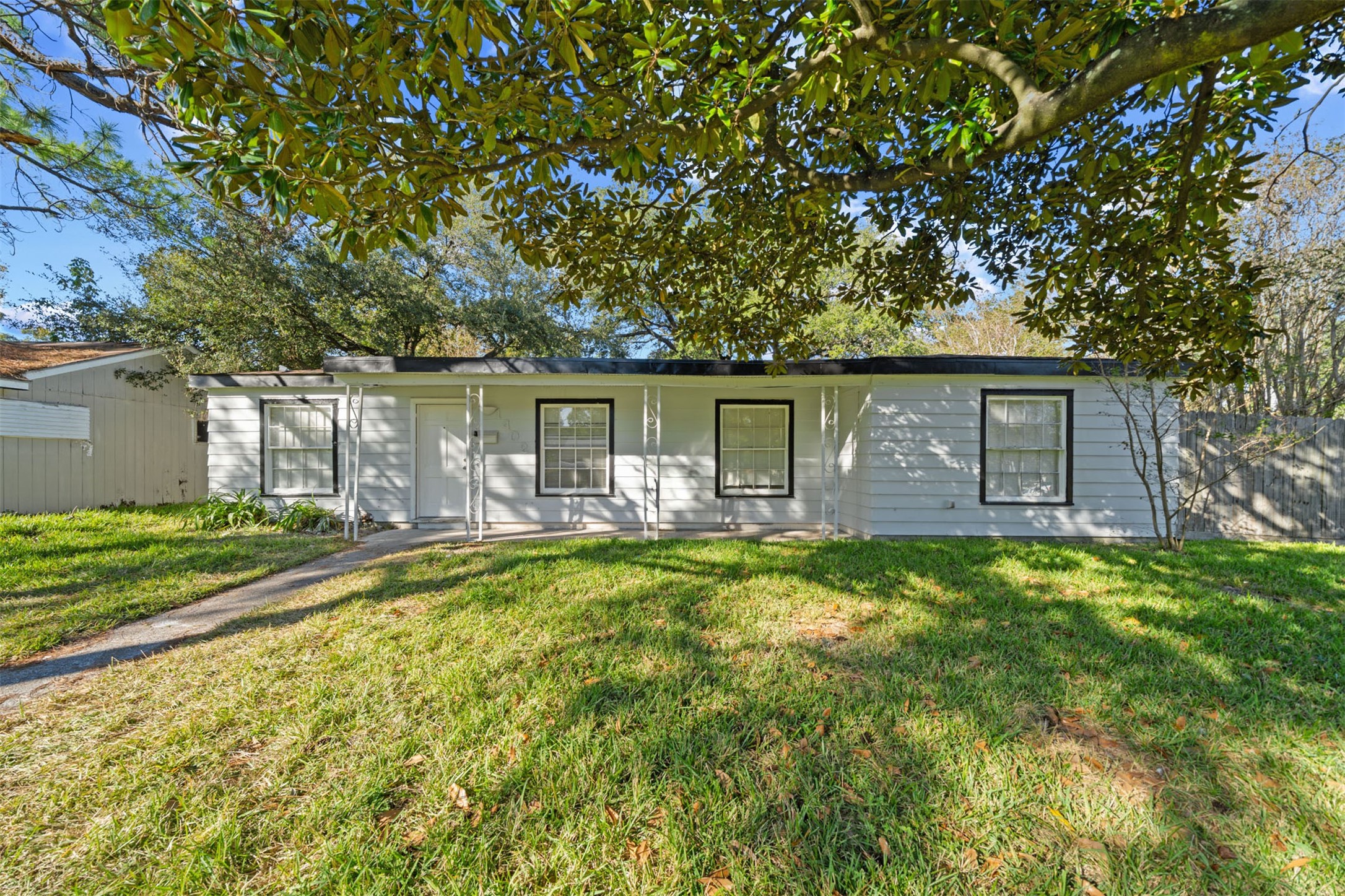 1402 4th Avenue N Texas City TX 77590