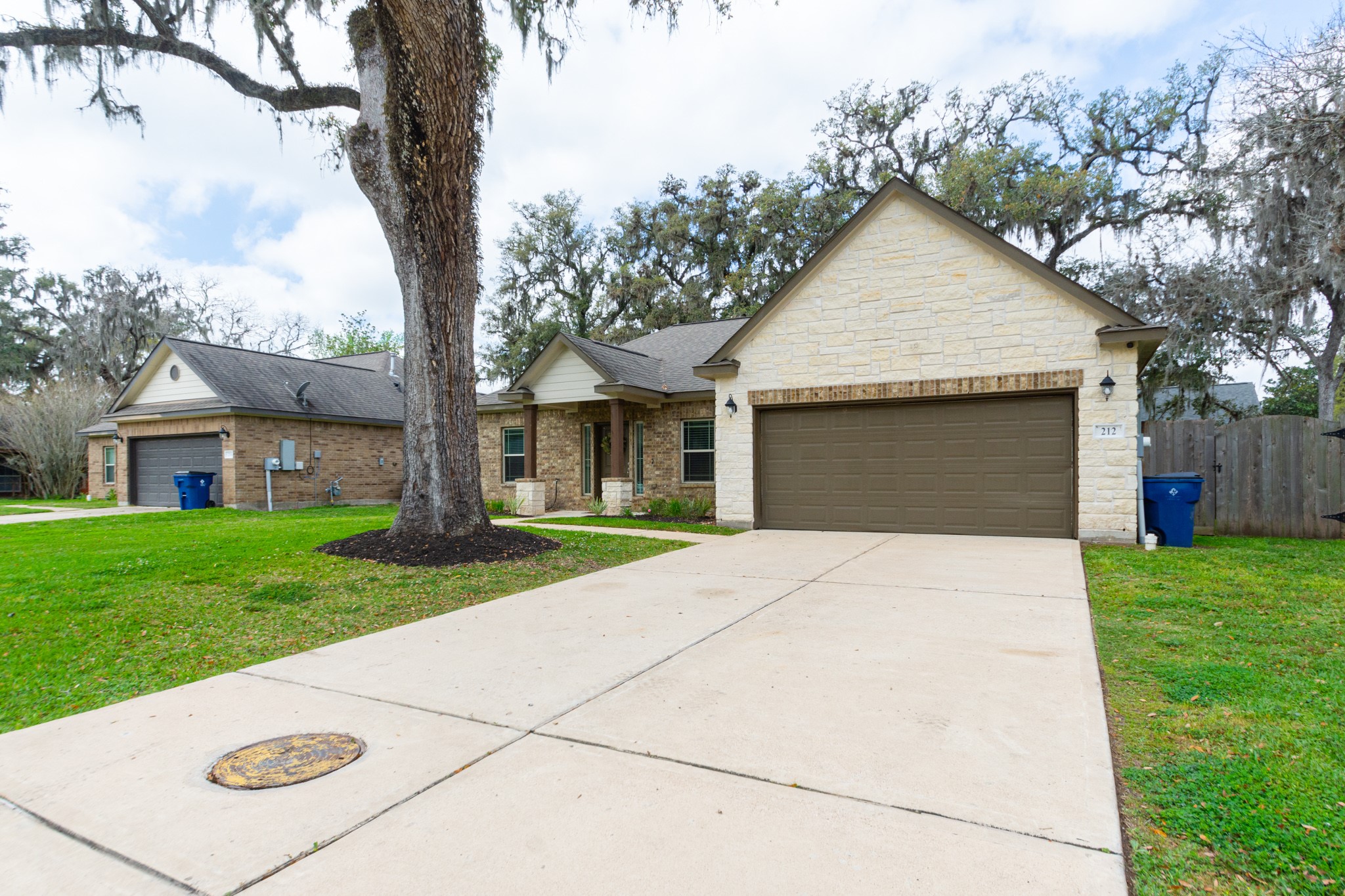 212 Prescott Drive West Columbia TX 77486