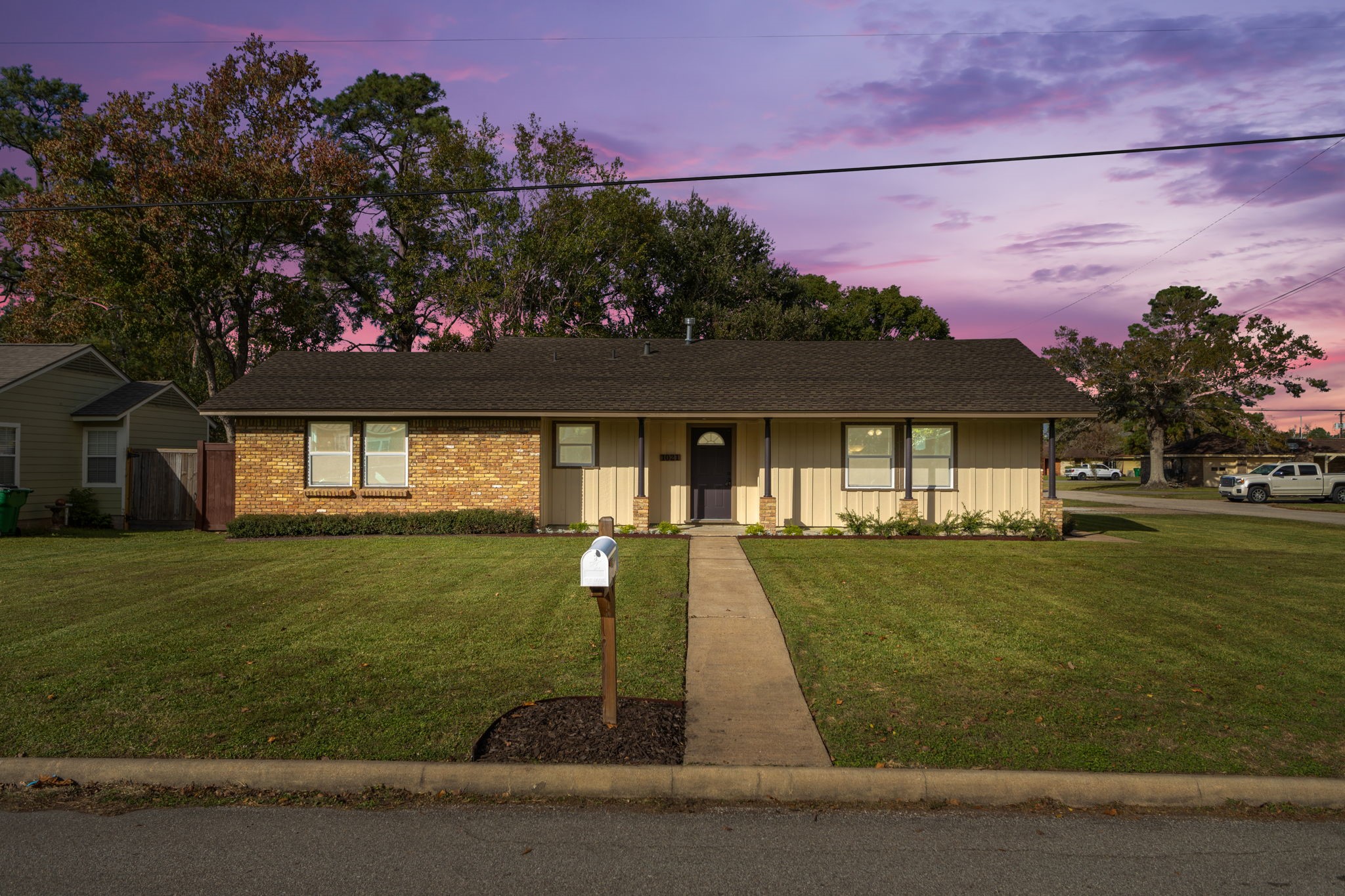 1021 E Miller Street Angleton TX 77515