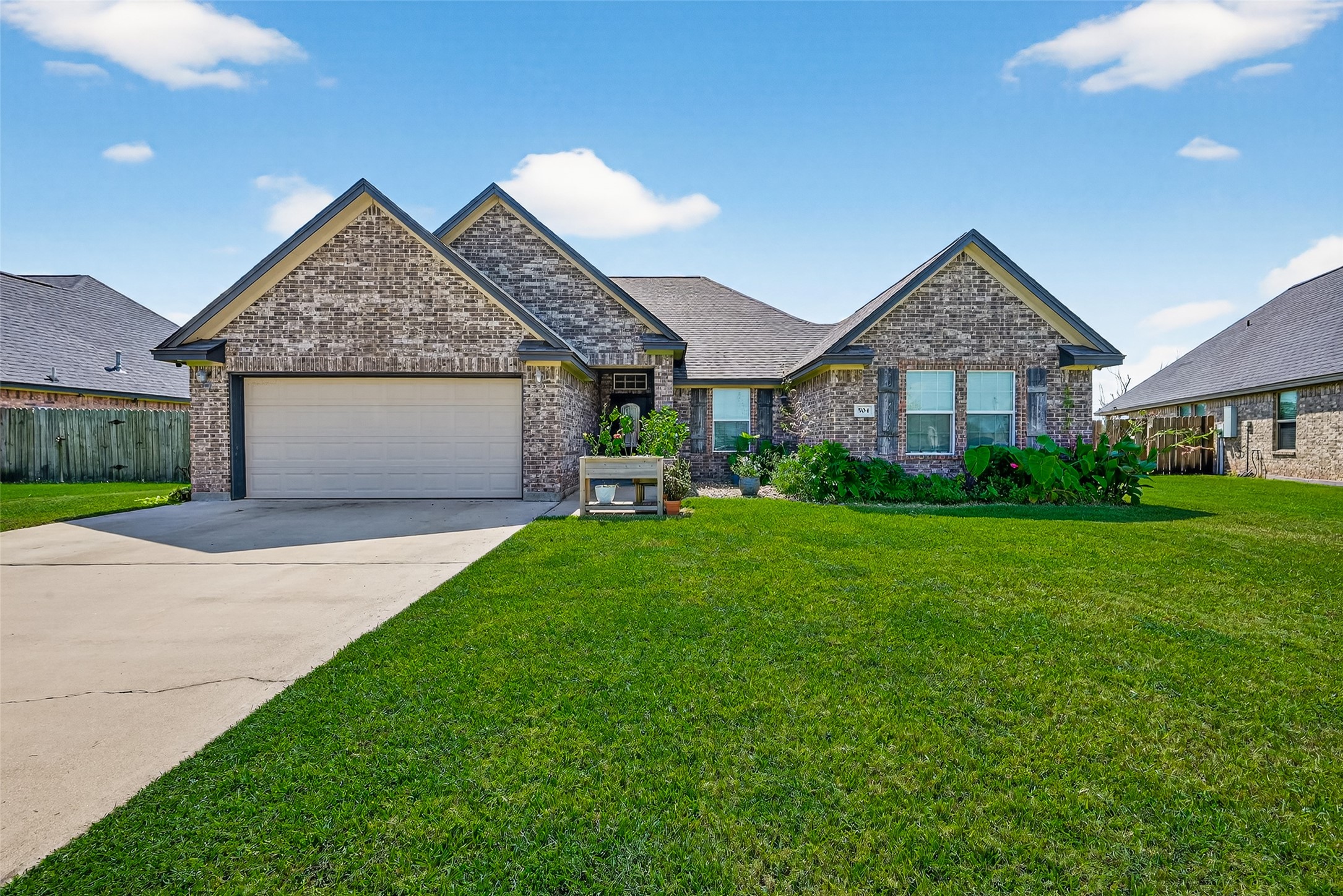 504 Lexington Avenue Clute TX 77531