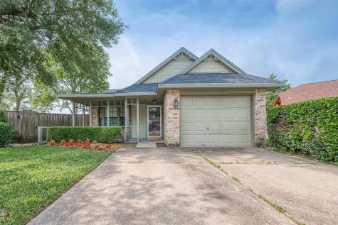 28 Parkbriar Circle Baytown TX 77521