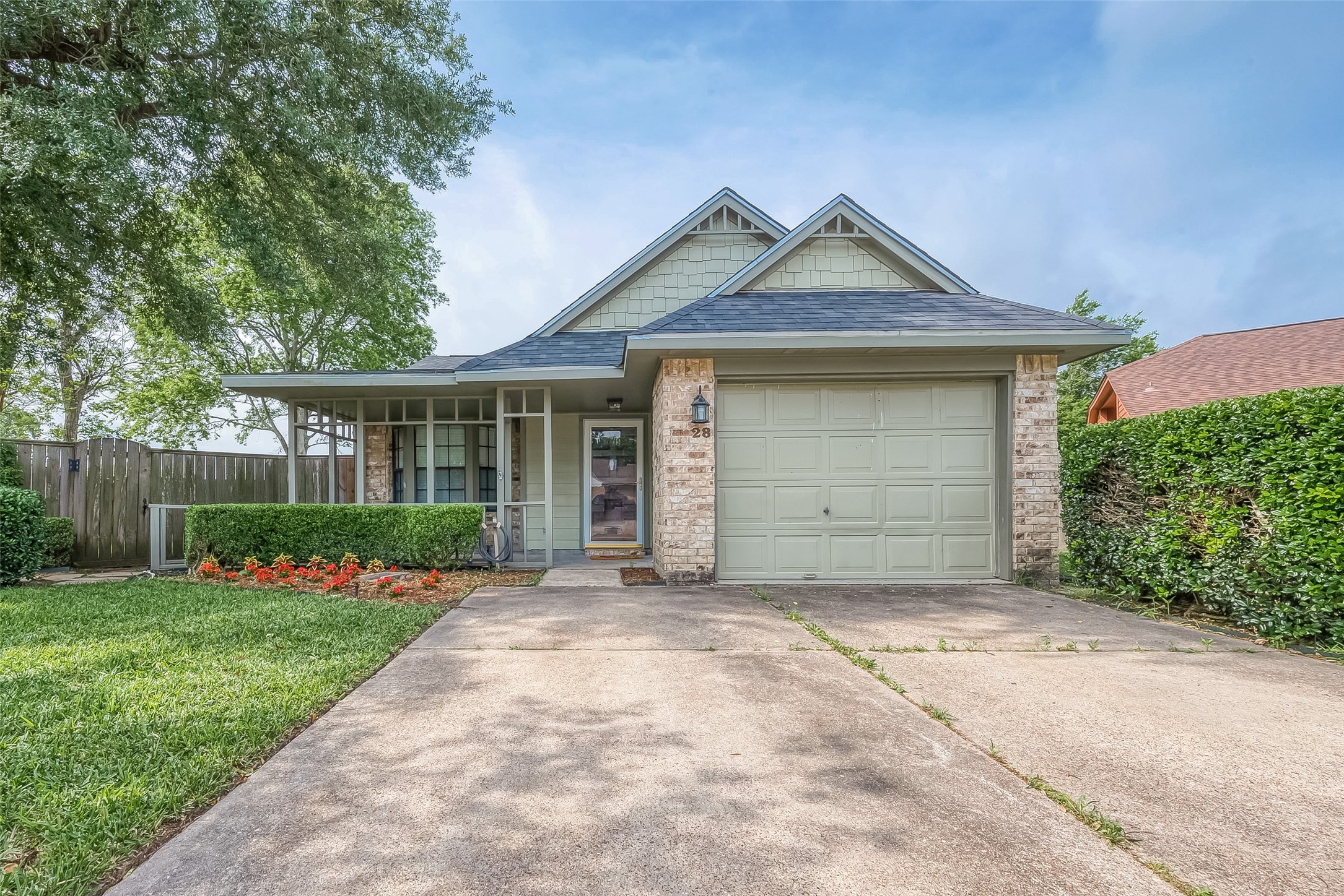 28 Parkbriar Circle Baytown TX 77521