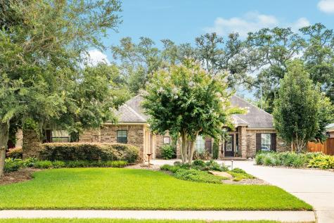 224 Canyon Oak Drive Lake Jackson TX 77566