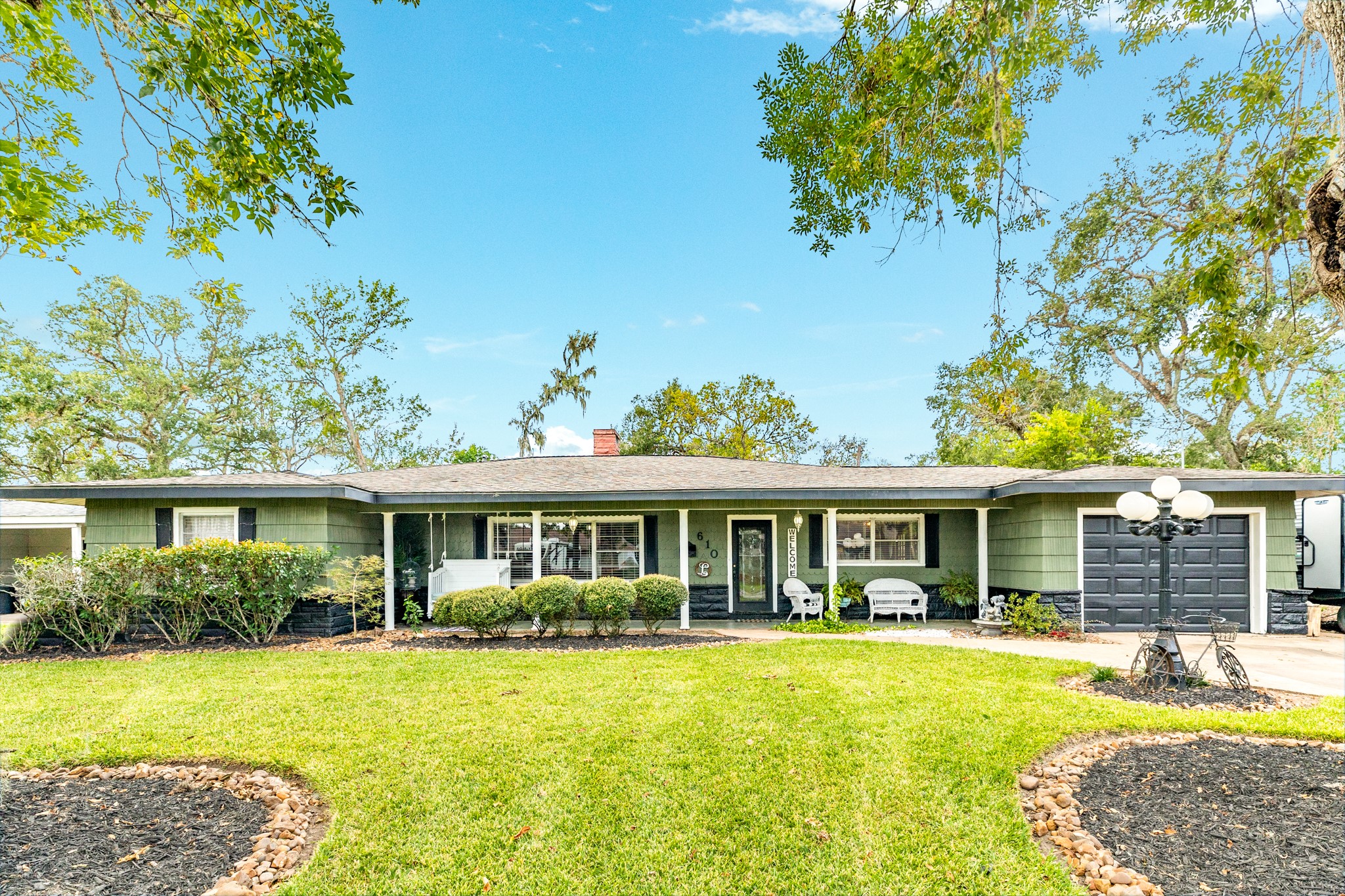 610 Magnolia Street Lake Jackson TX 77566