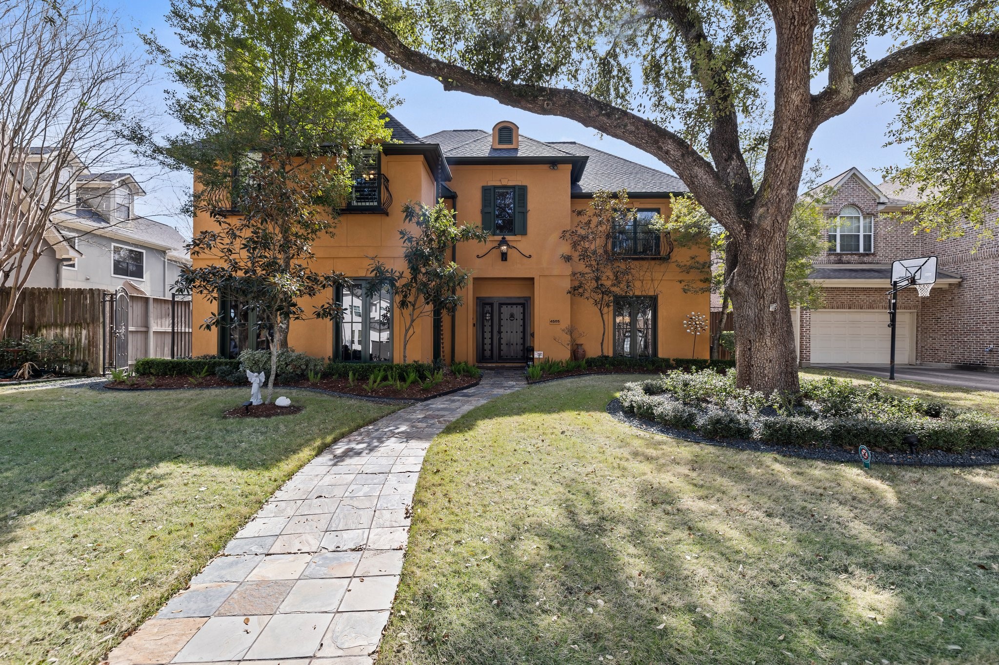 4505 Park Court Bellaire TX 77401