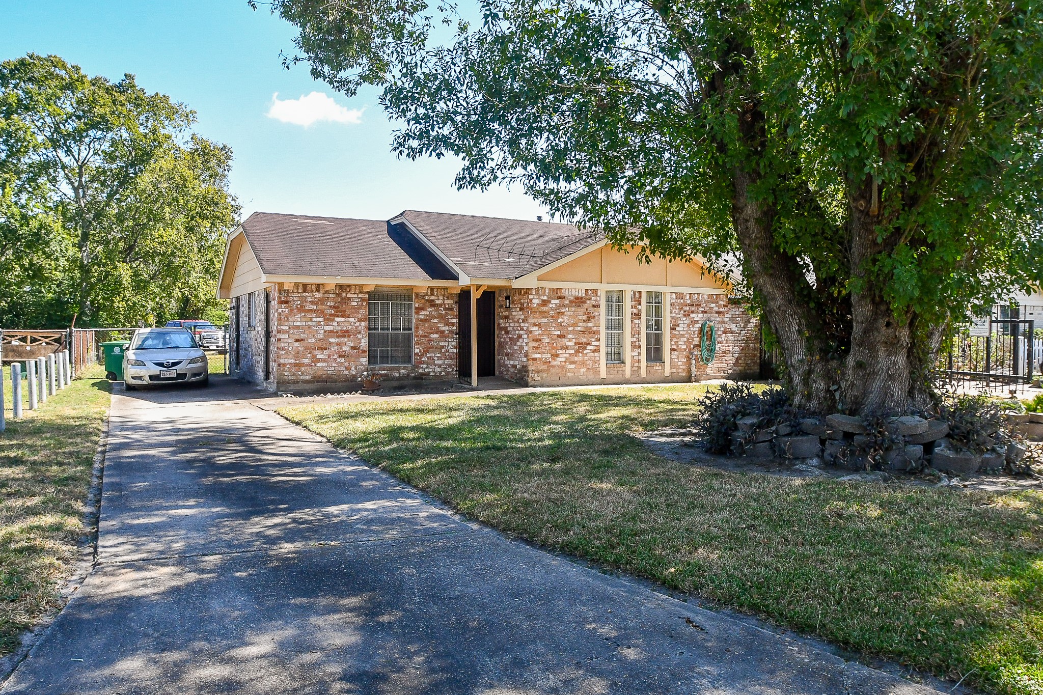 11010 Tamworth Drive Houston TX 77016