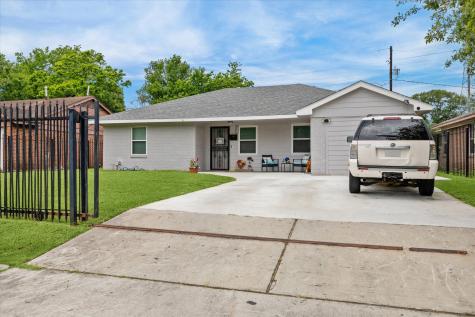 7818 Belbay Street Houston TX 77033