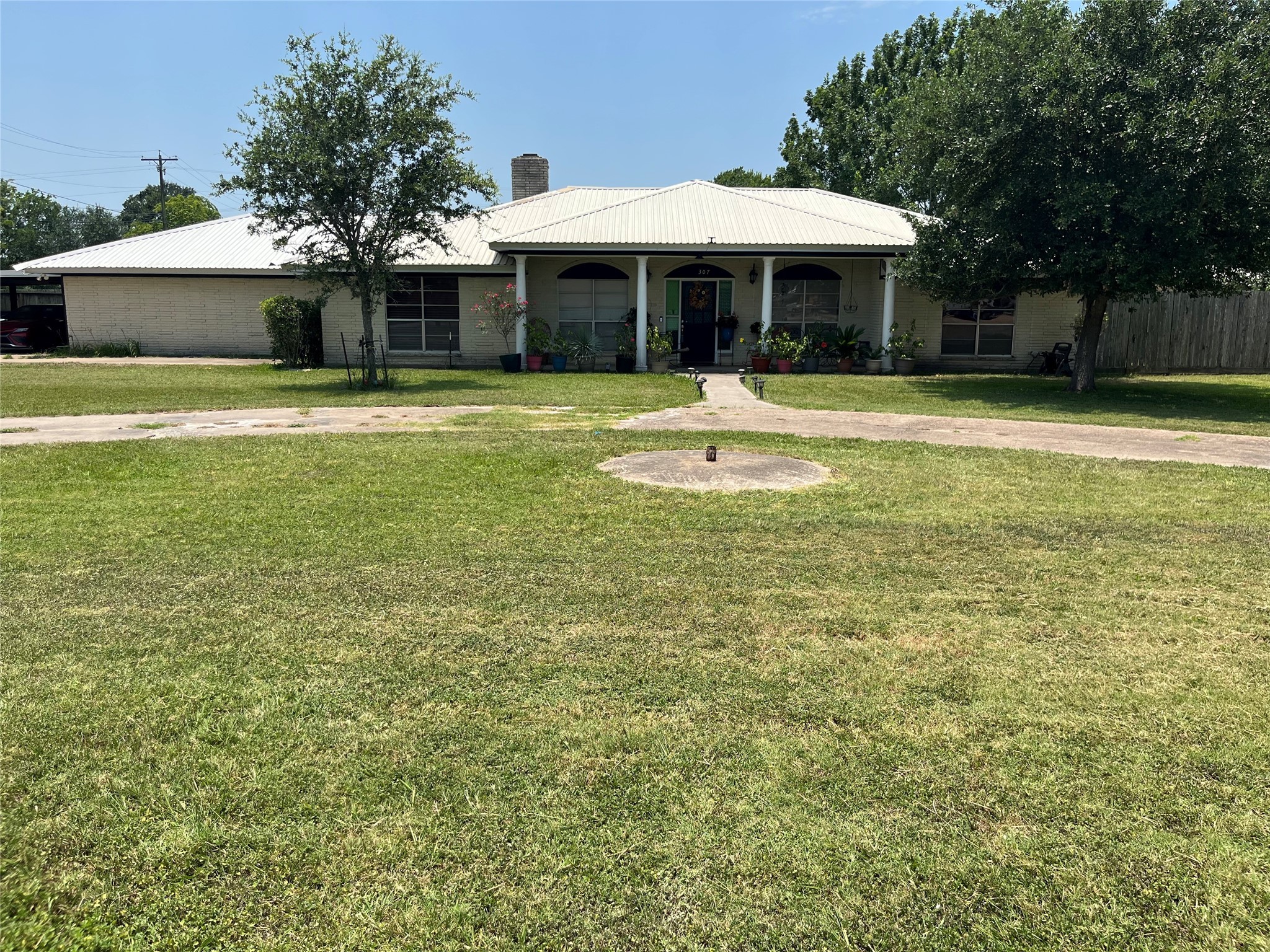 307 W Main Street Eagle Lake TX 77434