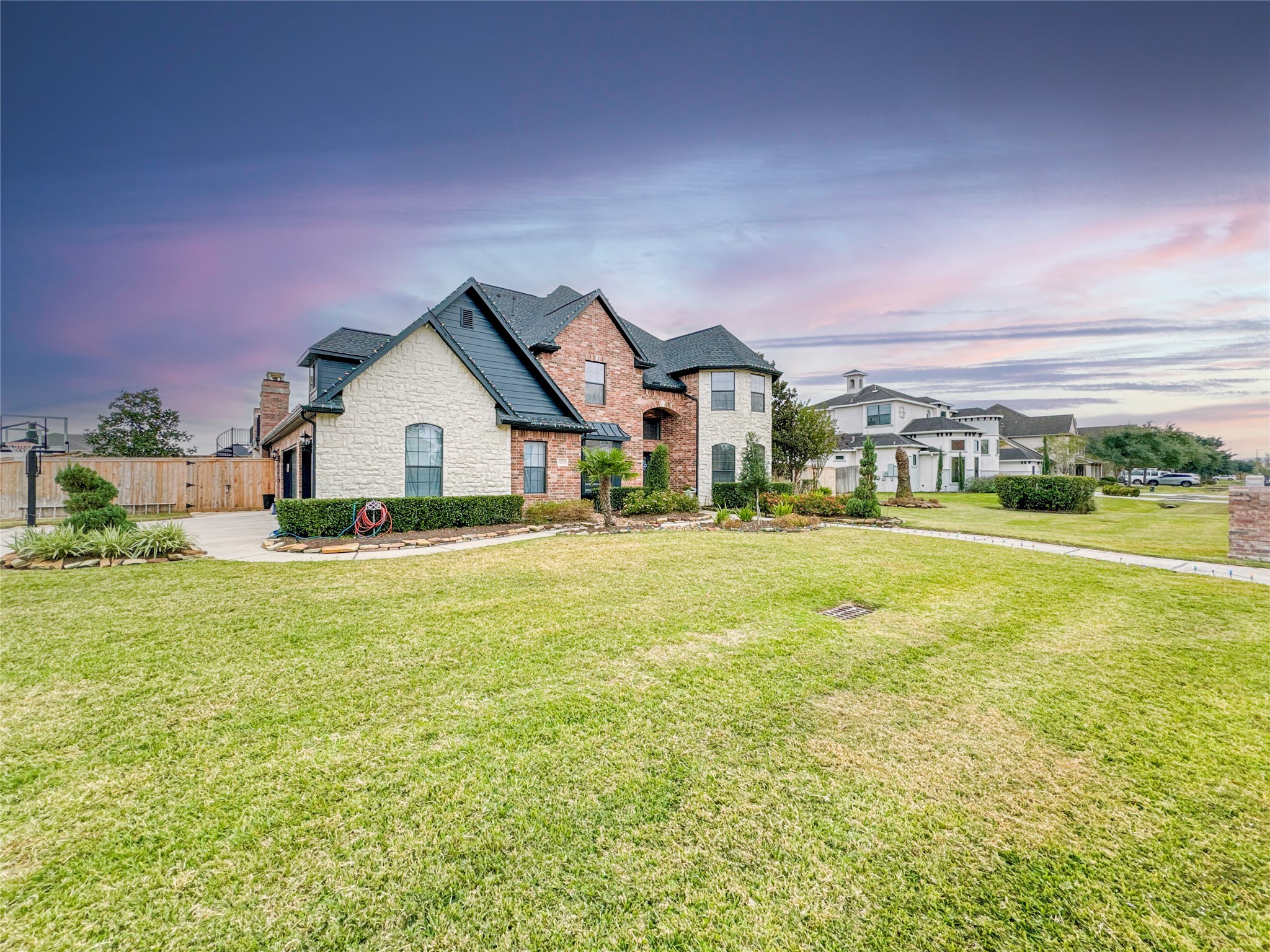2228 Lakeway Drive Friendswood TX 77546